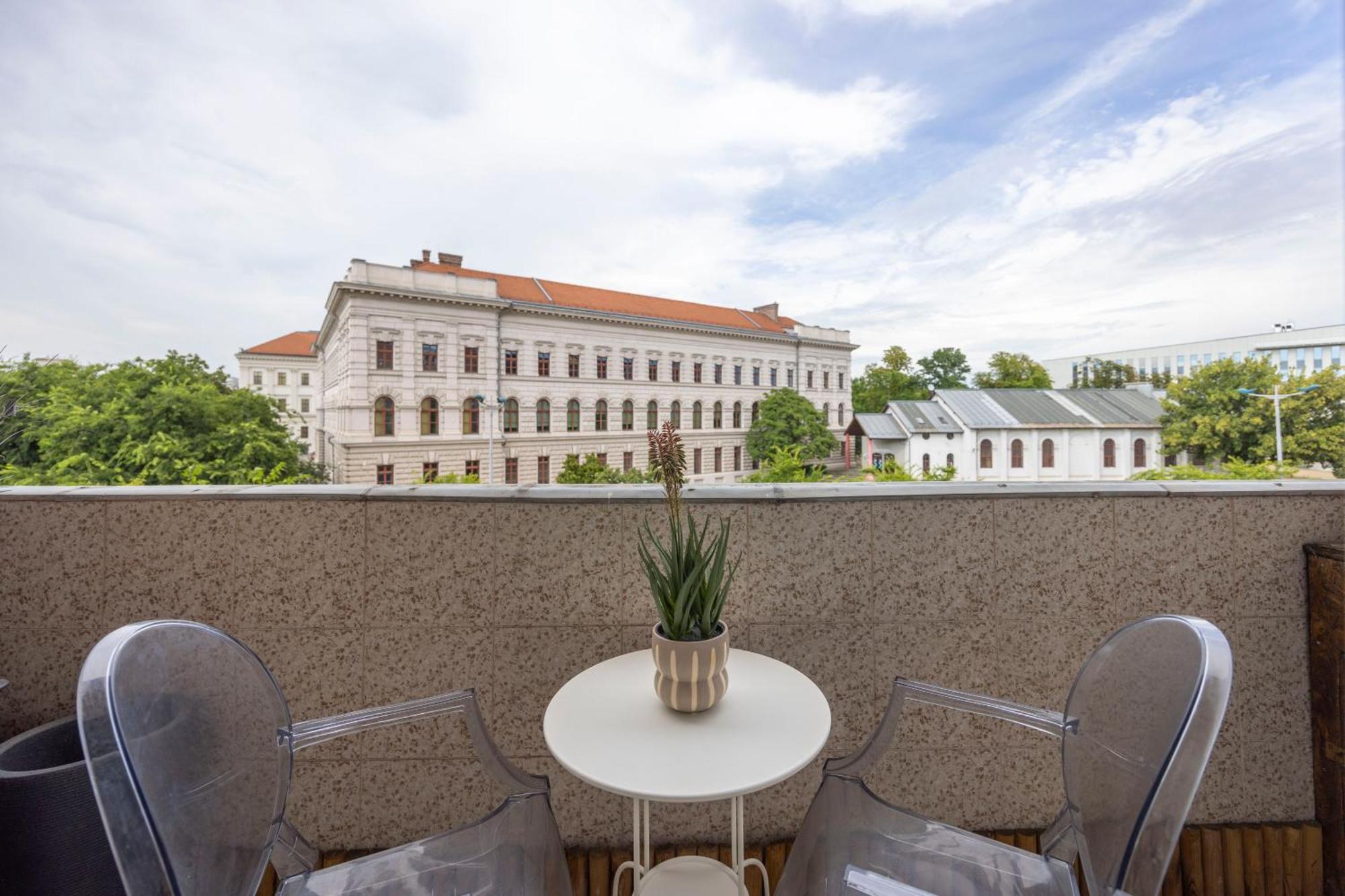 Luxy Central Spacious & Cozy Residence With Balcony Budapest Exteriör bild