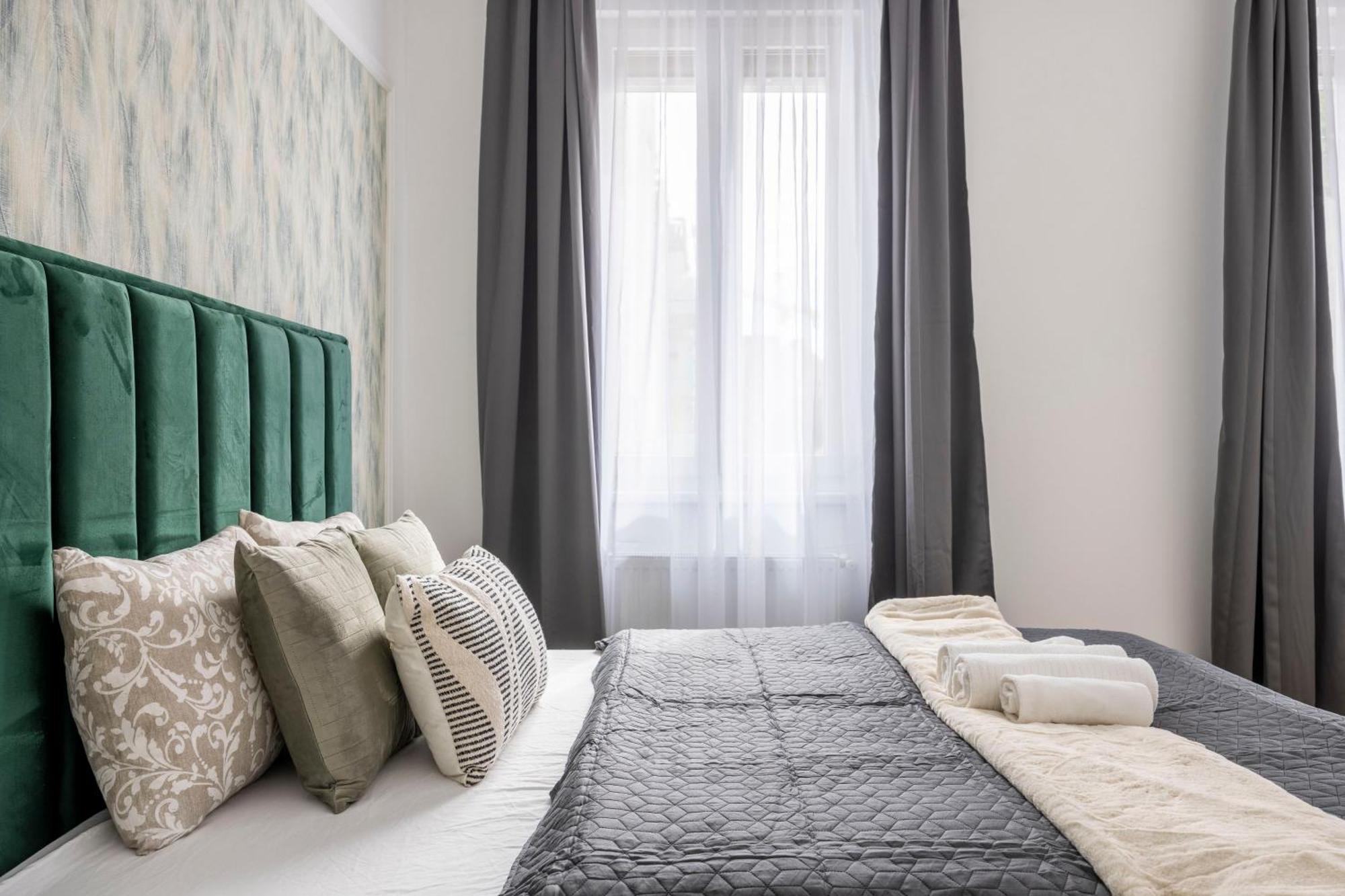 Luxy Central Spacious & Cozy Residence With Balcony Budapest Exteriör bild