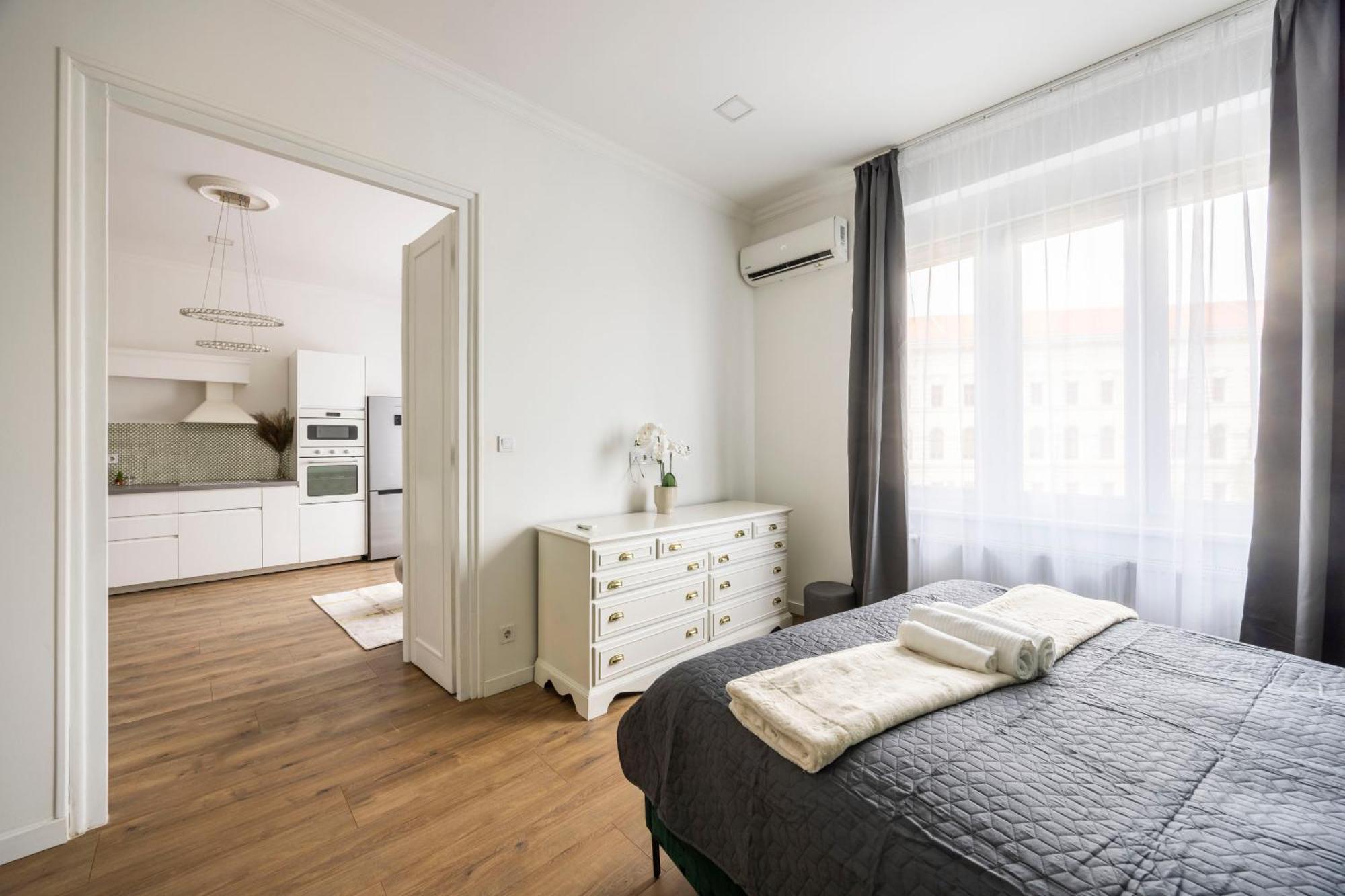 Luxy Central Spacious & Cozy Residence With Balcony Budapest Exteriör bild